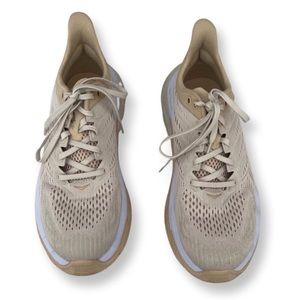Hoka One One Clifton 5 beige runners shoes size US 10